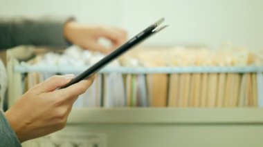 Tablet ve arşiv belgeleri ile çalışma