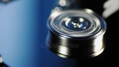 Belgili tanımlık götürmek içinde disk sürücü dönmeye başlar. Tarihi merkezi ve bilgi depolama kavramı