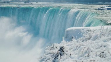 Atnalı Şelalesi. Niagara Falls kış sezonu