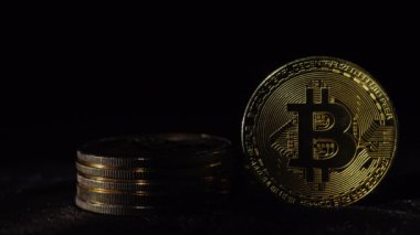 Projektörü birkaç sikke sanal para bitcoin aydınlatır