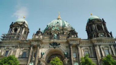 Berlin Cathedral bir açık bahar gününde
