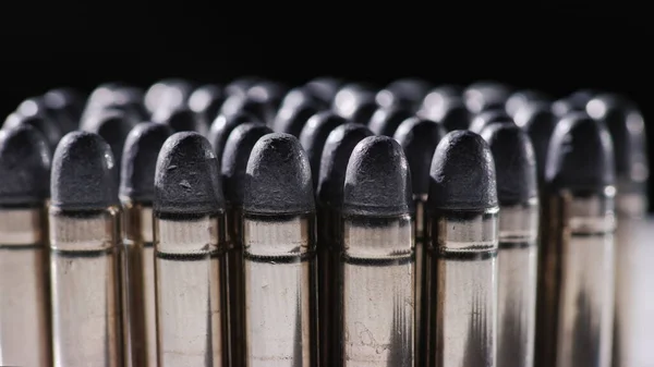 Un juego de municiones para una pistola — Foto de Stock