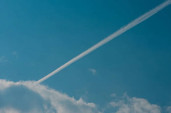 空が青い — ストック写真