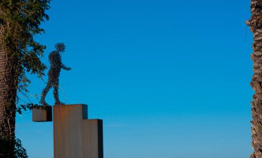 Anıt insan yürüme tel