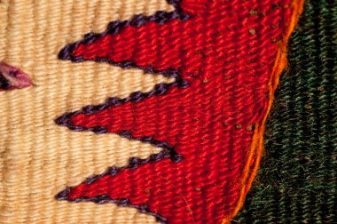 Vintage parlak el yapımı halı