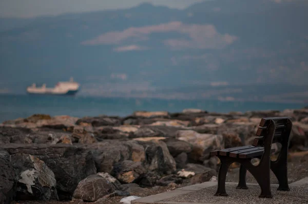 Bank am Meer — Stockfoto