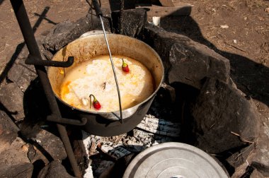 pilav doğada yangında pişmiş 