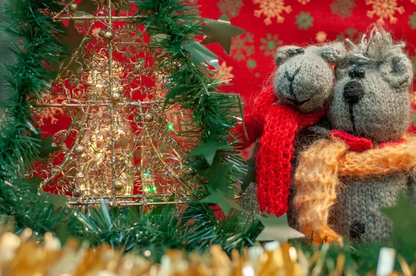 Natal e Ano Novo fundo vermelho com mouse e gato — Fotografia de Stock