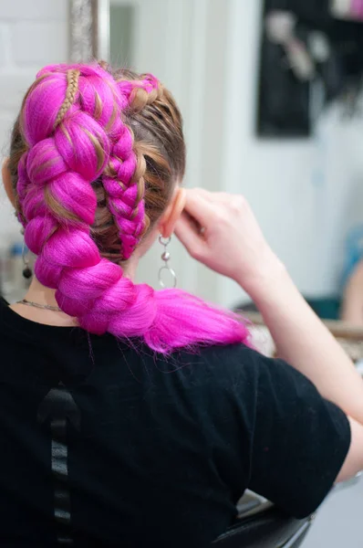 Trenzas Trenzadas Color Con Kanekalon Una Mujer Vista Desde Atrás —  Fotos de Stock