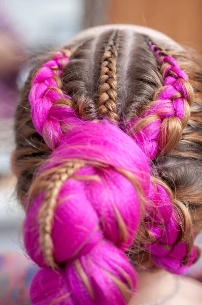 Trenzas Trenzadas Color Con Kanekalon Una Mujer Vista Desde Atrás — Foto de Stock