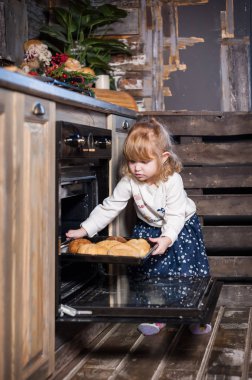 Küçük çocuklar yeni yıl holida 'sında oynarlar