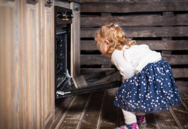 Küçük çocuklar yeni yıl holida 'sında oynarlar