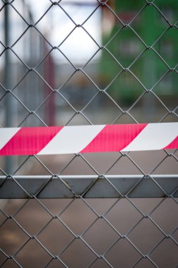 Covid-19 Coronavirus yüzünden, kentte kendi kendini izole eden bir rejim başlatıldı, tüm oyun alanları kapatıldı.