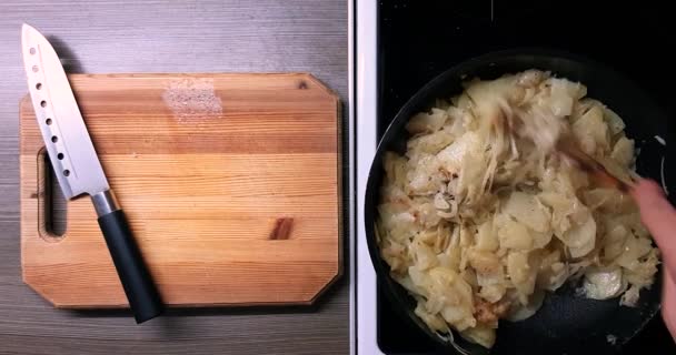 Frying Potatoes Onions Deep Pan Top View — Stock Video