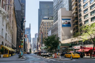 New York, ABD - 20 Eylül 2015: Arabalar New York sokaklarında.