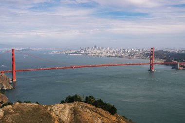 San Francisco 'daki Golden Gate köprüsü şehrin sembollerinden biri..