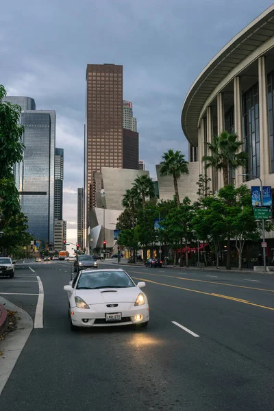 Los Angeles Abd Ekim 2015 Trafik Caddelerdeki Binalar Finansal Bölge — Stok fotoğraf