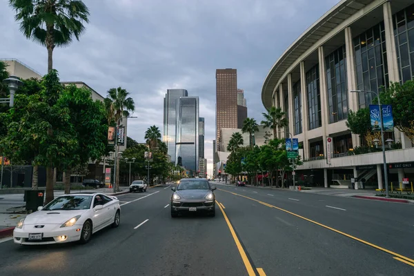 Los Angeles Abd Ekim 2015 Trafik Caddelerdeki Binalar Finansal Bölge — Stok fotoğraf