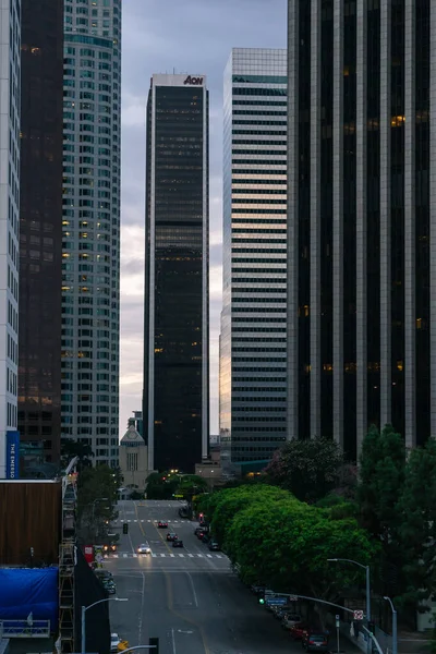 Los Angeles Eua Outubro 2015 Trânsito Edifícios Rua Distrito Financeiro — Fotografia de Stock