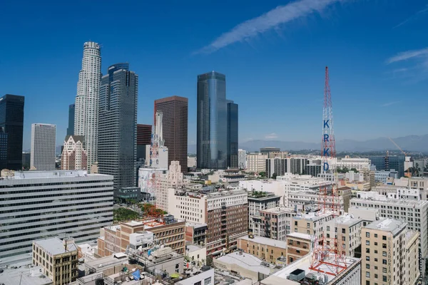 Los Angeles, ABD - 26 Eylül 2015: Binanın çatısından Los Angeles şehri manzarası.
