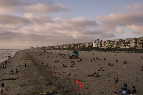 美国洛杉矶 2015年10月4日 加利福尼亚曼哈顿海滩上的人们 — 图库照片