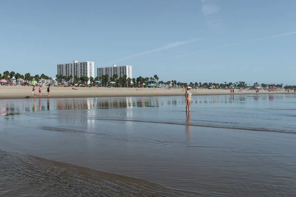 Лос Анджелес Сша Сентября 2015 Года Люди Идут Пляжу Венис Стоковое Изображение
