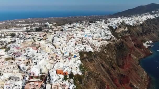 Zdjęcia drona z wyspy Santorini w Oia — Wideo stockowe
