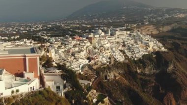 Santorini Adası 'ndaki Fira Köyü, Hava Manzarası, Yunanistan
