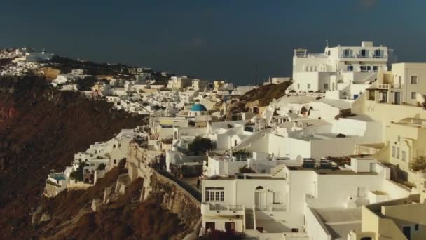 Utsikten över fira från Imerovigli på Santorini — Stockvideo