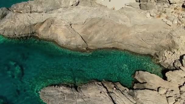 Aerial of turquoise sea wave and Twelve Apostles rock formation, great ocean road — Stock Video