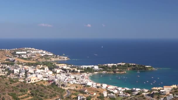 Letni Costa Brava Rocky Coastline. Jacht, Luksusowe wille, Hiszpania Turystyka wakacyjna — Wideo stockowe