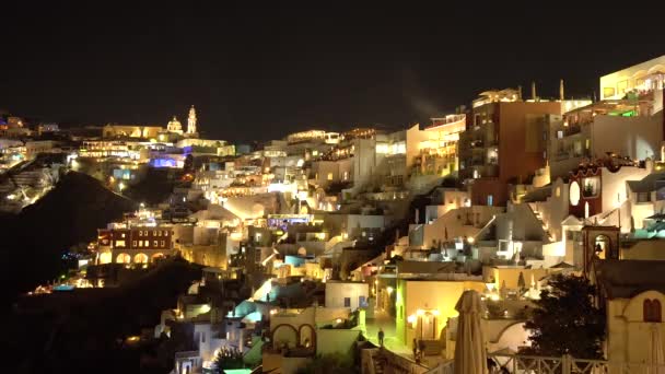 Natt Pan till vänster om huvudstaden Fira på Santorini — Stockvideo