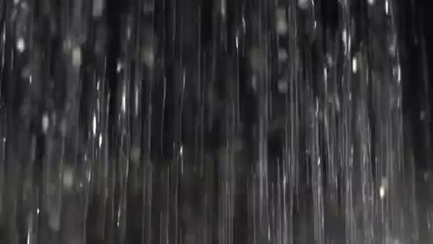 Sprinkleranlage mit Wasser, Feuermelder, schwarzer Hintergrund, — Stockvideo
