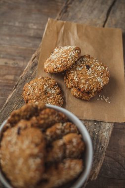 Susamlı el yapımı kurabiyeler.