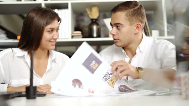 Business man and woman working together in conference room 20s 4k. — Αρχείο Βίντεο