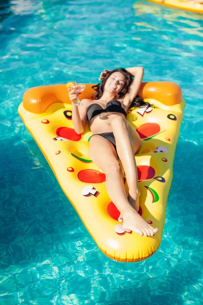 Sexy woman enjoying drinks — Stock Photo, Image