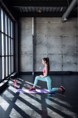Sportif kadın uygulamaları yoga