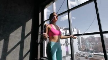 ince kadın ip atlama ile atlama