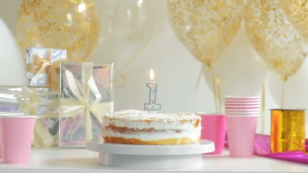 Torta di compleanno fatta in casa — Video Stock