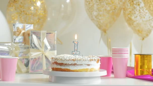 Pastel de cumpleaños casero — Vídeos de Stock