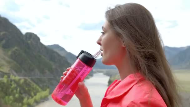 Runner Woman Drinking Water — Stock Video