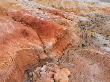 Renkli desen gösteren Zhangye gökkuşağı dağlar