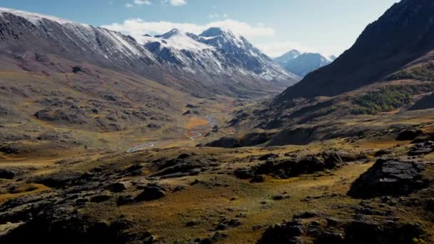 Ladakh manzarası, aydınlık ve gölgenin havadan görünüşü — Stok video