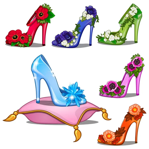 Zapatos de cristal en diferentes colores con flores — Vector de stock