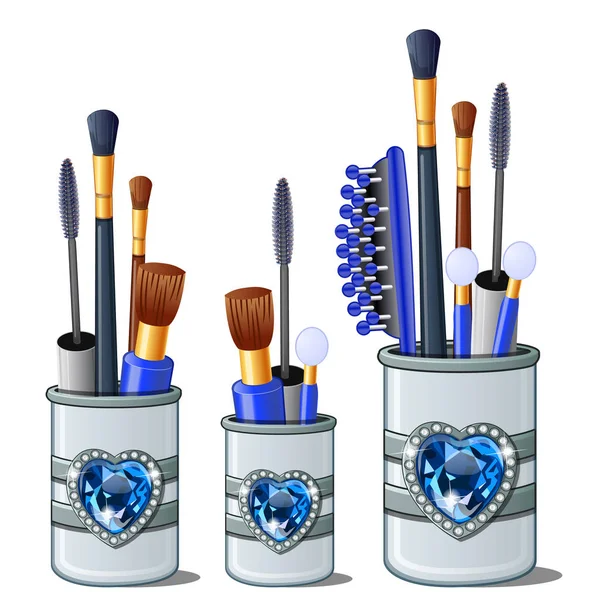 Pincéis de maquiagem, rímel, pente, botões de algodão em copo azul com safira coração emoldurado diamantes. Coisas cosméticas femininas. Produto de beleza feminina em estilo cartoon. Ilustração vetorial isolada sobre branco — Vetor de Stock