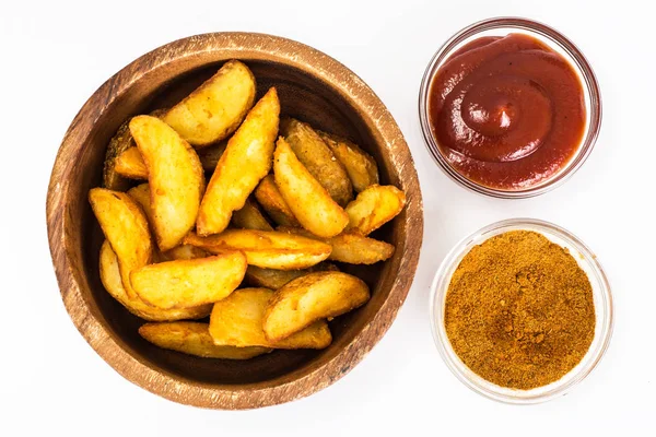 Cuñas de Papa, Patatas en un Rural con Ketchup de Tomate —  Fotos de Stock