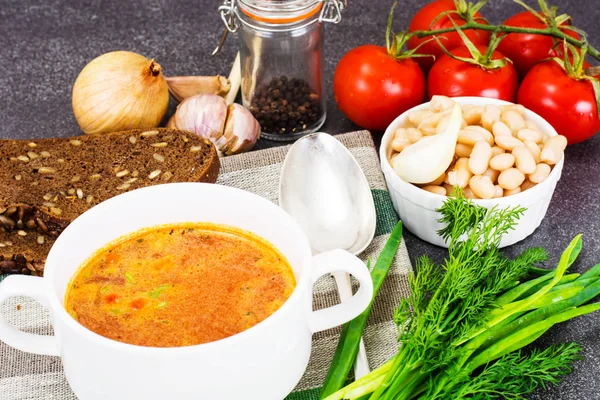 Sopa com tomate e feijão — Fotografia de Stock