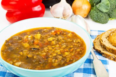 Patlıcan ve mercimek sebze çorbası