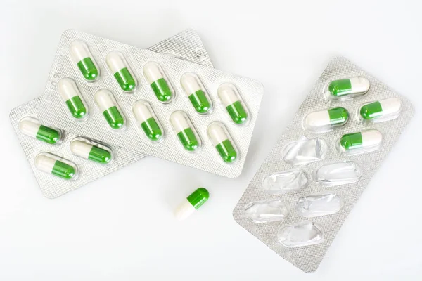 Медичні Трав'яні капсули упаковані в пухирі — стокове фото