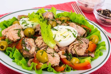 ton balıklı sebze salatası